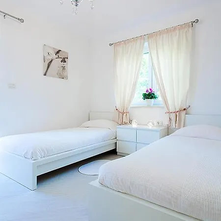 Bianchera Villa Tar-Vabriga